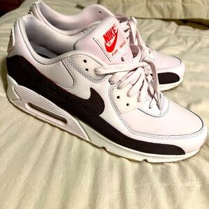 Air max 90’s size 10